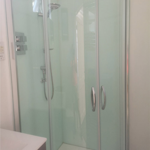 Dragon's View Apartment-bathroom