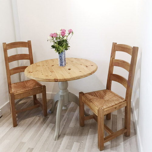 Dragon's View Apartment-dining-area
